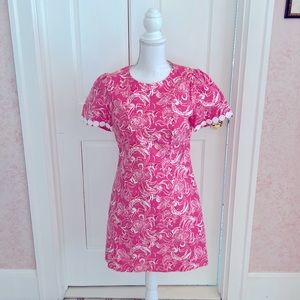 Beautiful Lilly Pulitzer dress. Pretty in Pink. Size 6. Stretch fabric.